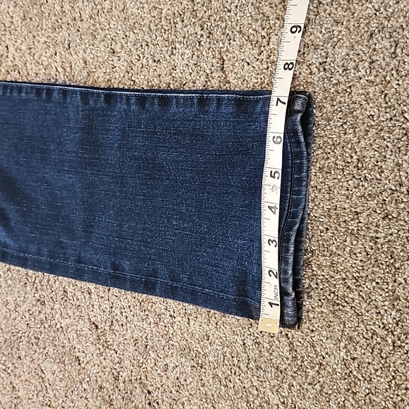 AG Telus modern slim jean in 360° degree stretch. Size 32. 32 inseam. - Picture 8 of 9
